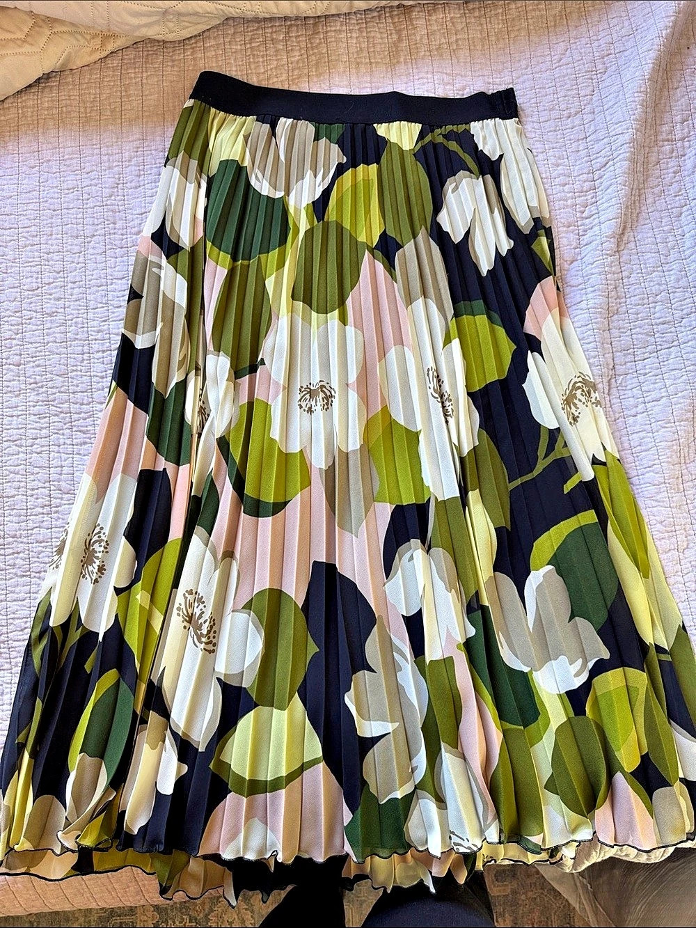 DR2 Pleated Abstract midi Skirt in Green & Black